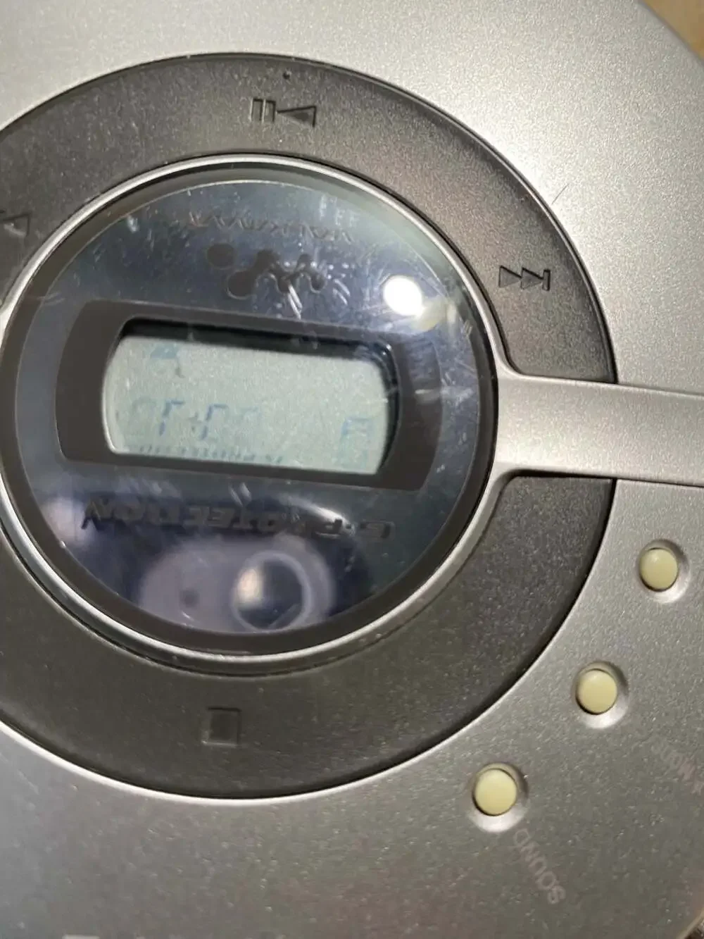 Sony CD Walkman D-EJ109 Portable CD Player with G-Protection (display faded)